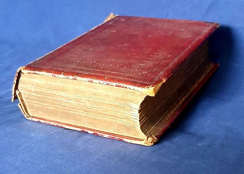 157-YEAR-OLD ANTIQUE BOOK OF COMPLETE WORKS ROBERT BURNS WITH STEEL ENGRAVED PORTRAITS