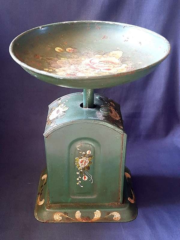 VINTAGE HUGHES COTTAGE FARMSTYLE KITCHEN SCALE  -  27CM HIGH