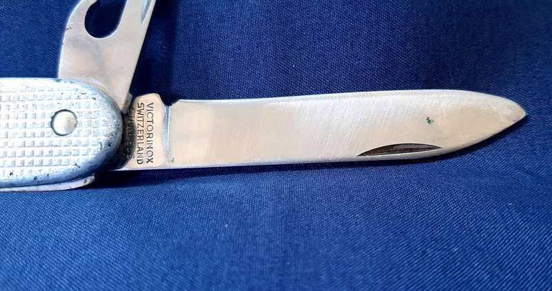 VINTAGE VICTORINOX POCKET KNIFE