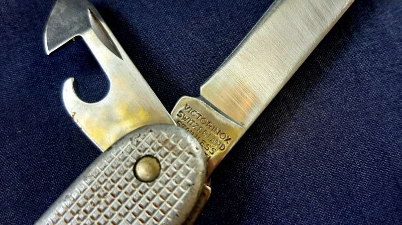 VINTAGE VICTORINOX POCKET KNIFE
