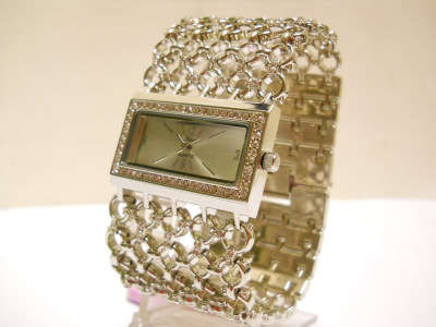 DIVA - MODERN SILVER BRACELET WATCH