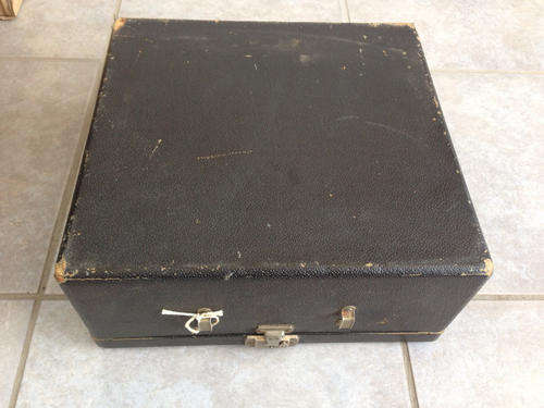 Vintage Royal Typwriter in Case