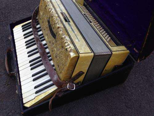 Hohner Vintage Accordion