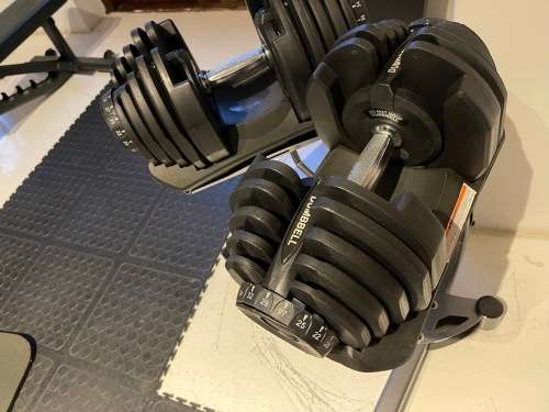 ADJUSTABLE DUMBELLS + STAND
