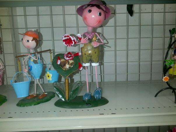 LOVELY IRON DOLL  * CAN BE USED FOR HOME OR GARDEN DECOR *