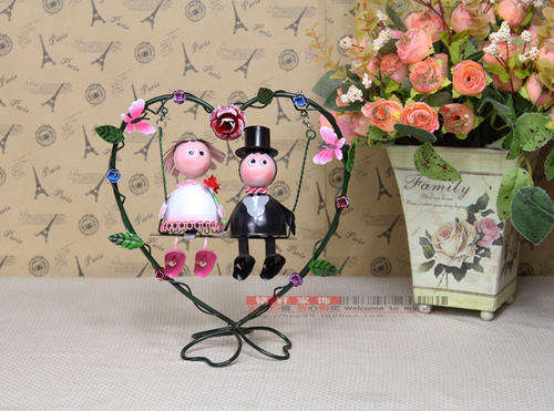 LOVELY IRON DOLL SET  * CAN BE USED FOR HOME OR GARDEN DECOR *