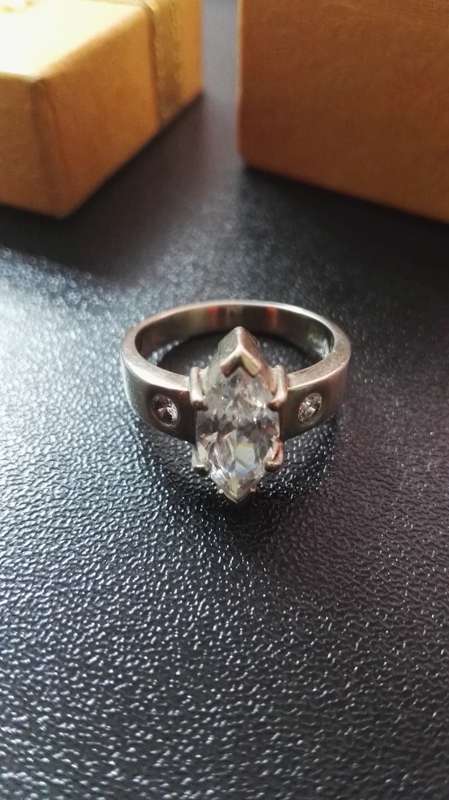 MASSIVE PRICE DROP!! One 9ct White Gold Ring & Two Diamonds! Amazing Deal! SEE VALUATION CERTIFICATE