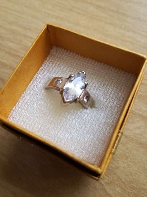 MASSIVE PRICE DROP!! One 9ct White Gold Ring & Two Diamonds! Amazing Deal! SEE VALUATION CERTIFICATE
