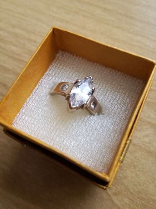 MASSIVE PRICE DROP!! One 9ct White Gold Ring & Two Diamonds! Amazing Deal! SEE VALUATION CERTIFICATE