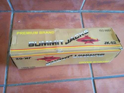 Premium Brand Summit Jacks - Car Jack JK-02 (ISO 9001) MASSIVE SAVINGS!! Jack Very Good Condition!!