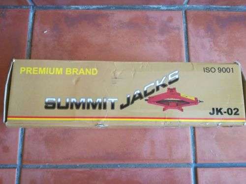 Premium Brand Summit Jacks - Car Jack JK-02 (ISO 9001) MASSIVE SAVINGS!! Jack Very Good Condition!!
