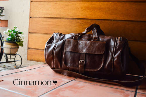 Stunning Oval Shaped Duffle Bag - Perfect For Your Travelling Needs At An Excellent Price!
