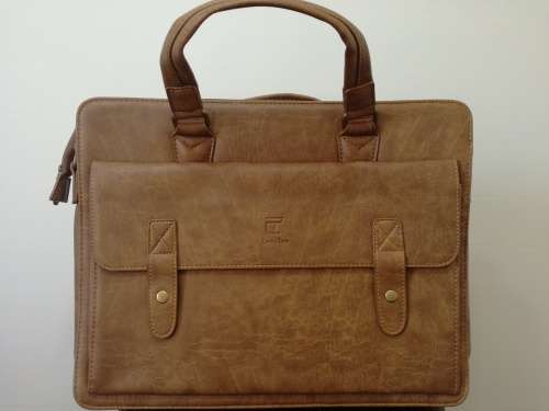STUNNING***Executive  Laptop / Carry Bag!! Extremely Strong And Excellent Structural Support!!
