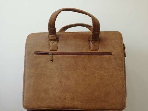 STUNNING***Executive  Laptop / Carry Bag!! Extremely Strong And Excellent Structural Support!!