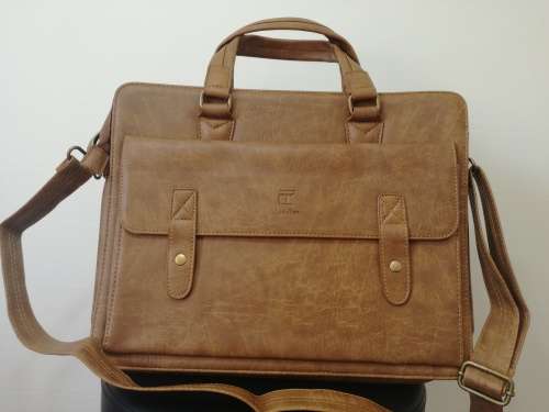 STUNNING***Executive  Laptop / Carry Bag!! Extremely Strong And Excellent Structural Support!!