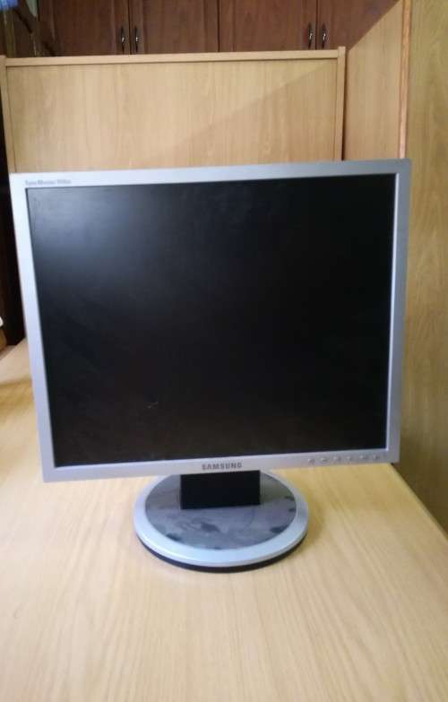 Samsung SyncMaster Screen / Monitor 940BF***PLEASE READ!!