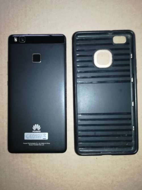 STUNNING Huawei P9 Lite VNS-L22 16GB (ROM) Black AND Huawei TalkBand B2 Both In GREAT CONDITION