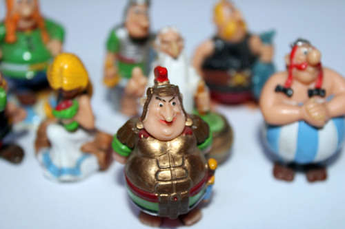 8x Kinder Joy Asterix figures (Read description)