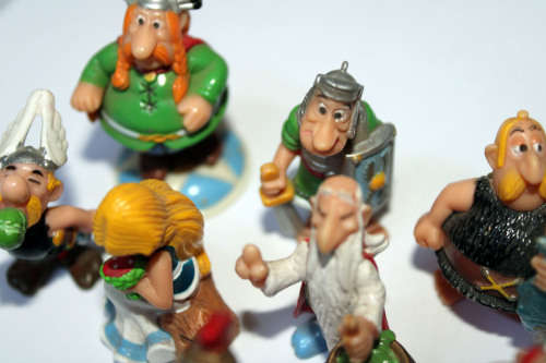 8x Kinder Joy Asterix figures (Read description)