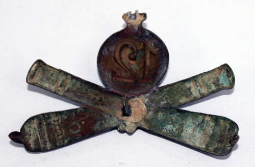 WW2 Italian damaged cap badge