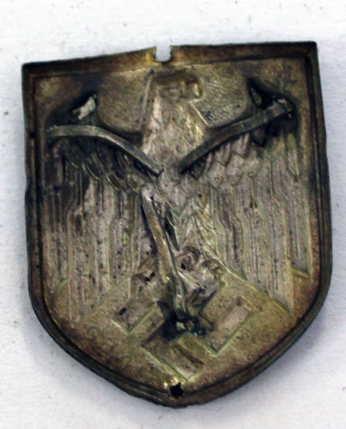 WW2 German pith helmet badge