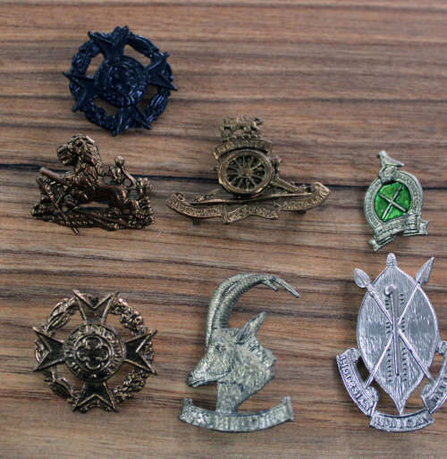 7x Rhodesian Cast copy badges