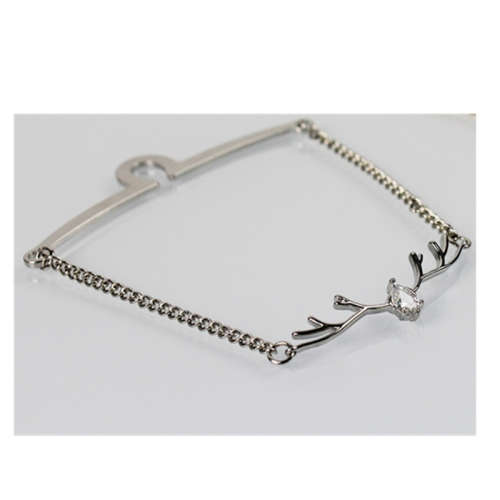 Antler-shaped tie clip