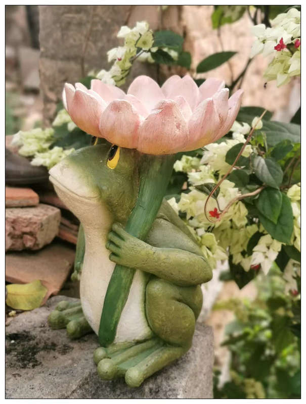 Lotus frog bird feeder ornament