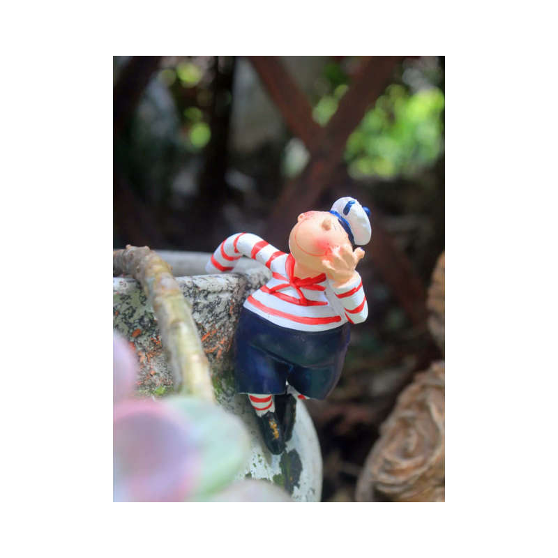 Pair of happy sailors garden hanging ornaments