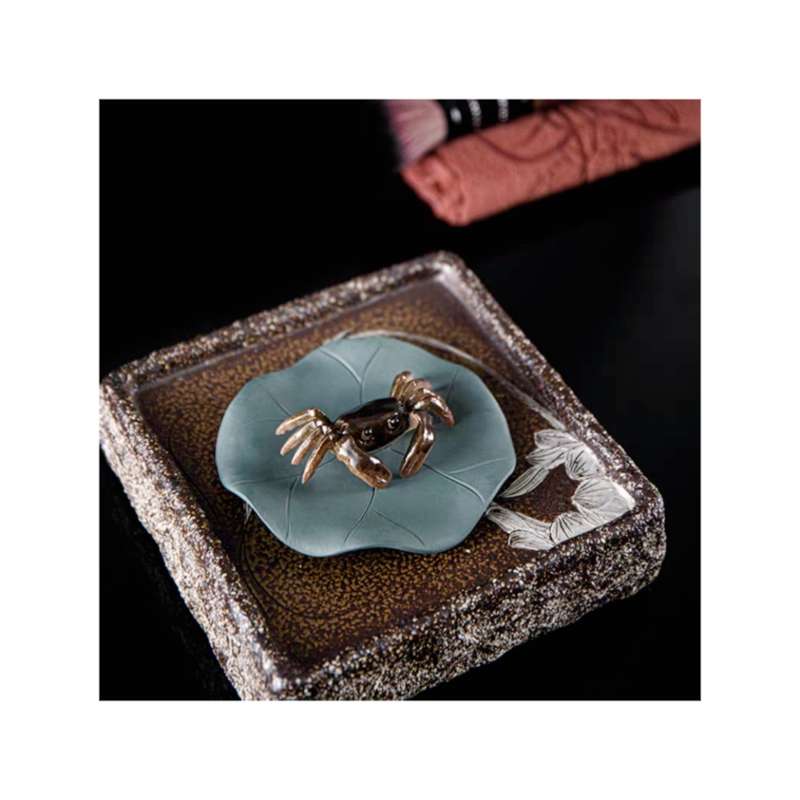 Preheating Color-Changing Crab-Shaped Ornaments