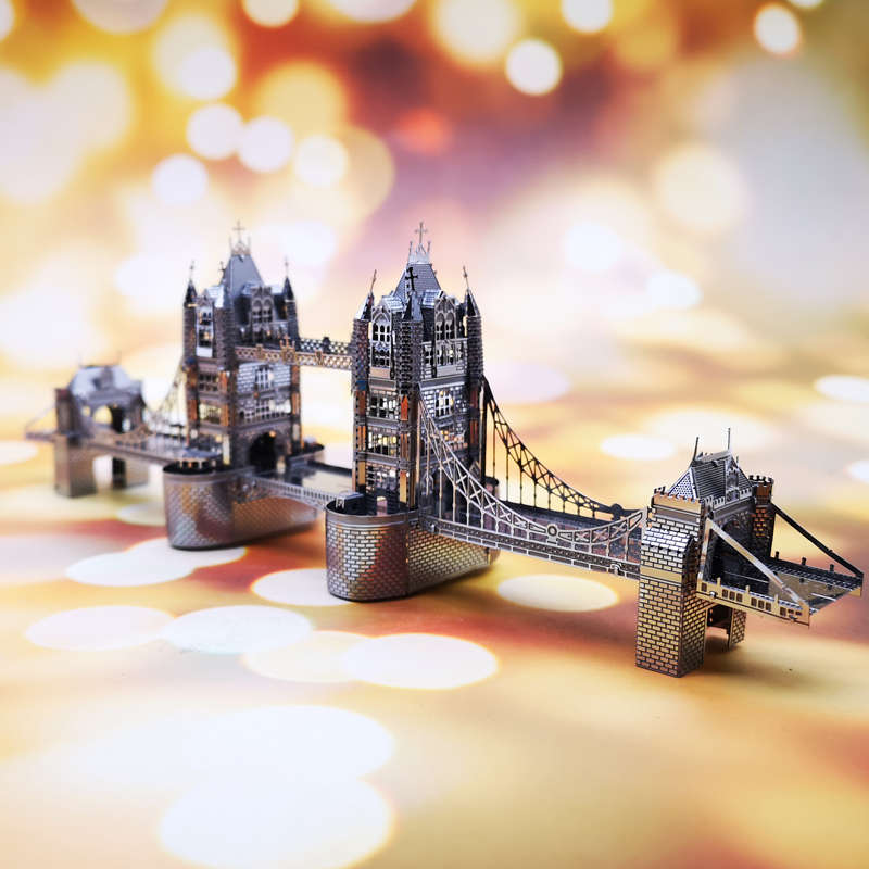 3D Metal Model Tower Bridge with tools