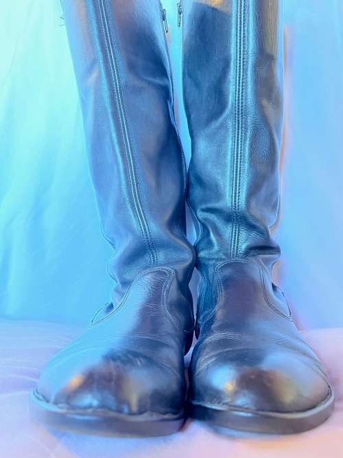 Tsonga black leather boots size 6