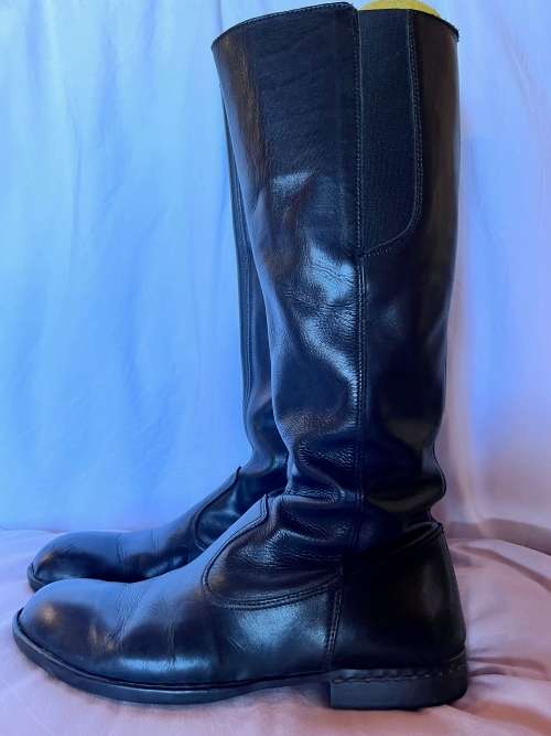 Tsonga black leather boots size 6