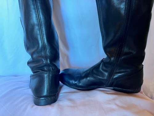 Tsonga black leather boots size 6