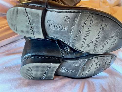 Tsonga black leather boots size 6
