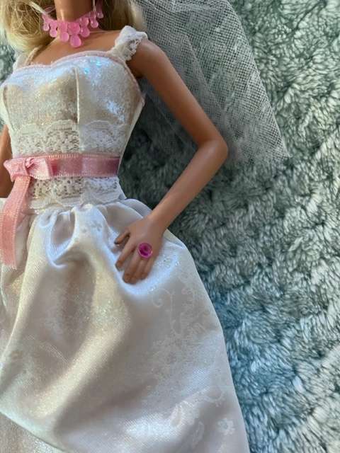 Bridal Barbie Mattel 2009 in excellent condition