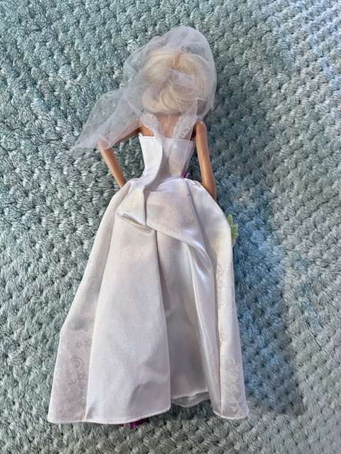 Bridal Barbie Mattel 2009 in excellent condition