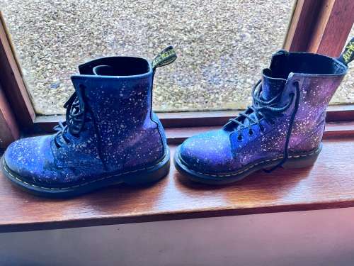 Size 38 (5) Night sky Dr Martens
