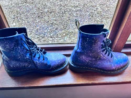 Size 38 (5) Night sky Dr Martens