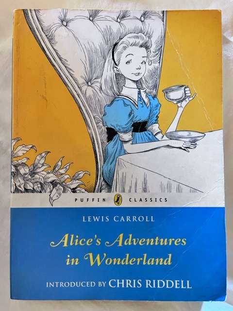 Alice`s Adventures in Wonderland - with illustrations (2008)