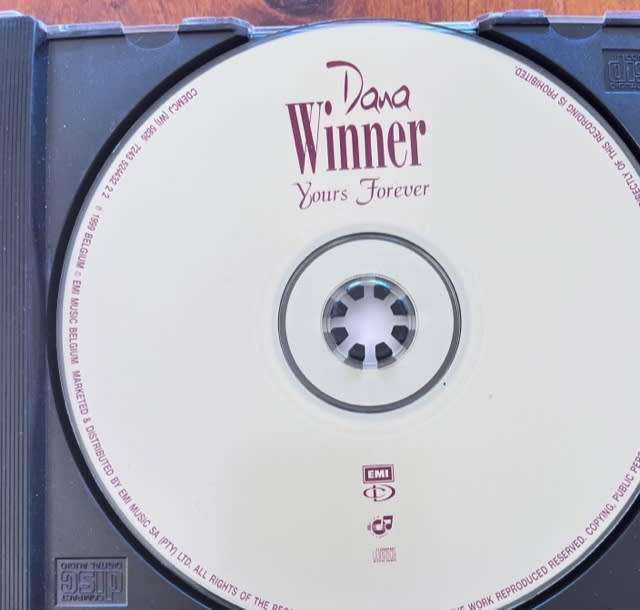 (CD) Yours Forever - Dana Winner (1999, made in RSA)