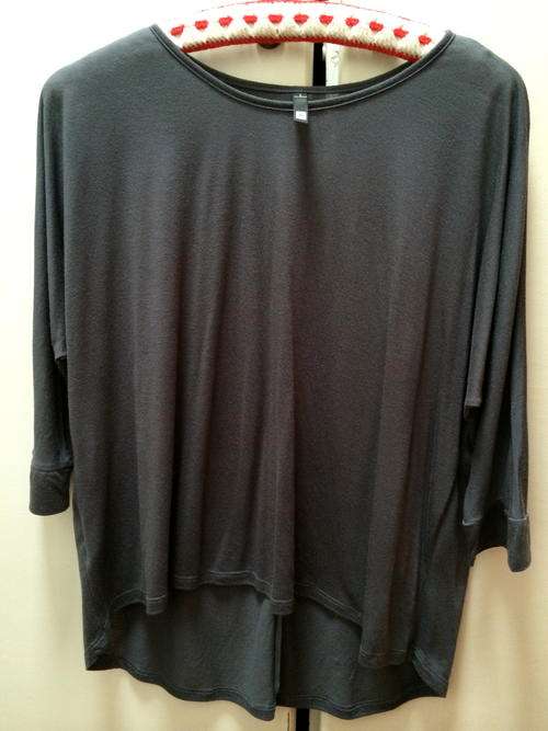 Grey three quarter t-shirt Size Small
