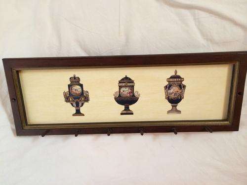 Stylish wall rack for keys or kitchen towels