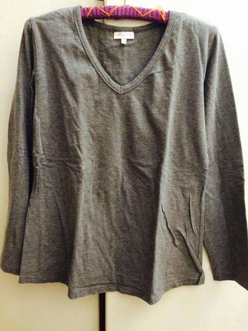Winter maternity long-sleeve grey t-shirt
