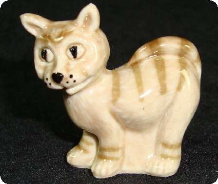 WADE COMICAL STANDING CAT
