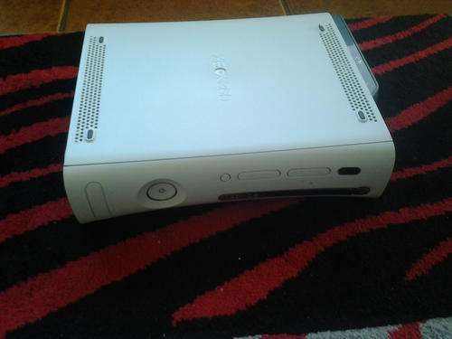XBOX 360 CONSOLE