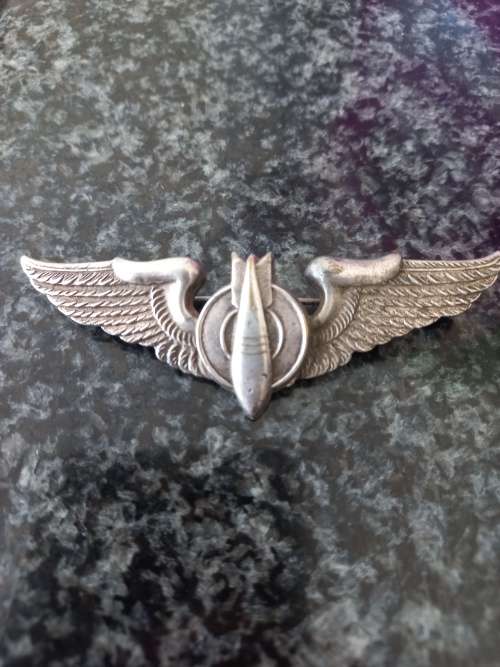 American Second world war period bombardier pilot wings .