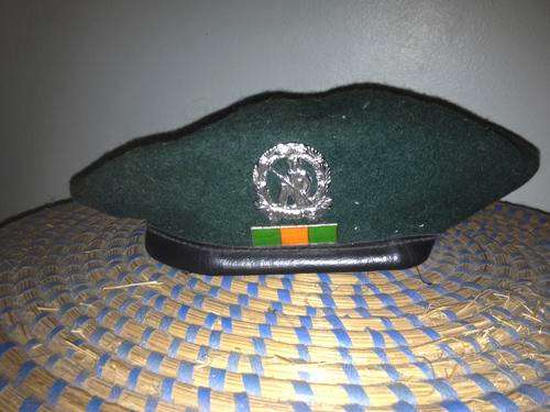 Rifleman comando beret and badge