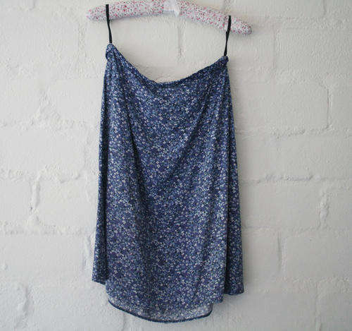 *SALE* VINTAGE NINETIES BLUE FLORAL SKIRT SIZE M