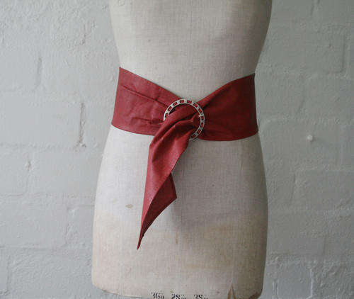 *SALE* VINTAGE WIDE RED LEATHER BELT